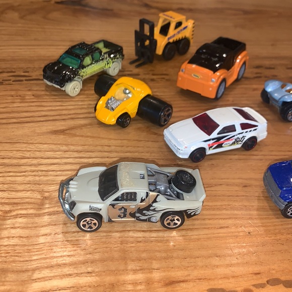 Miscellaneous die, cast car lot - Picture 2 of 10